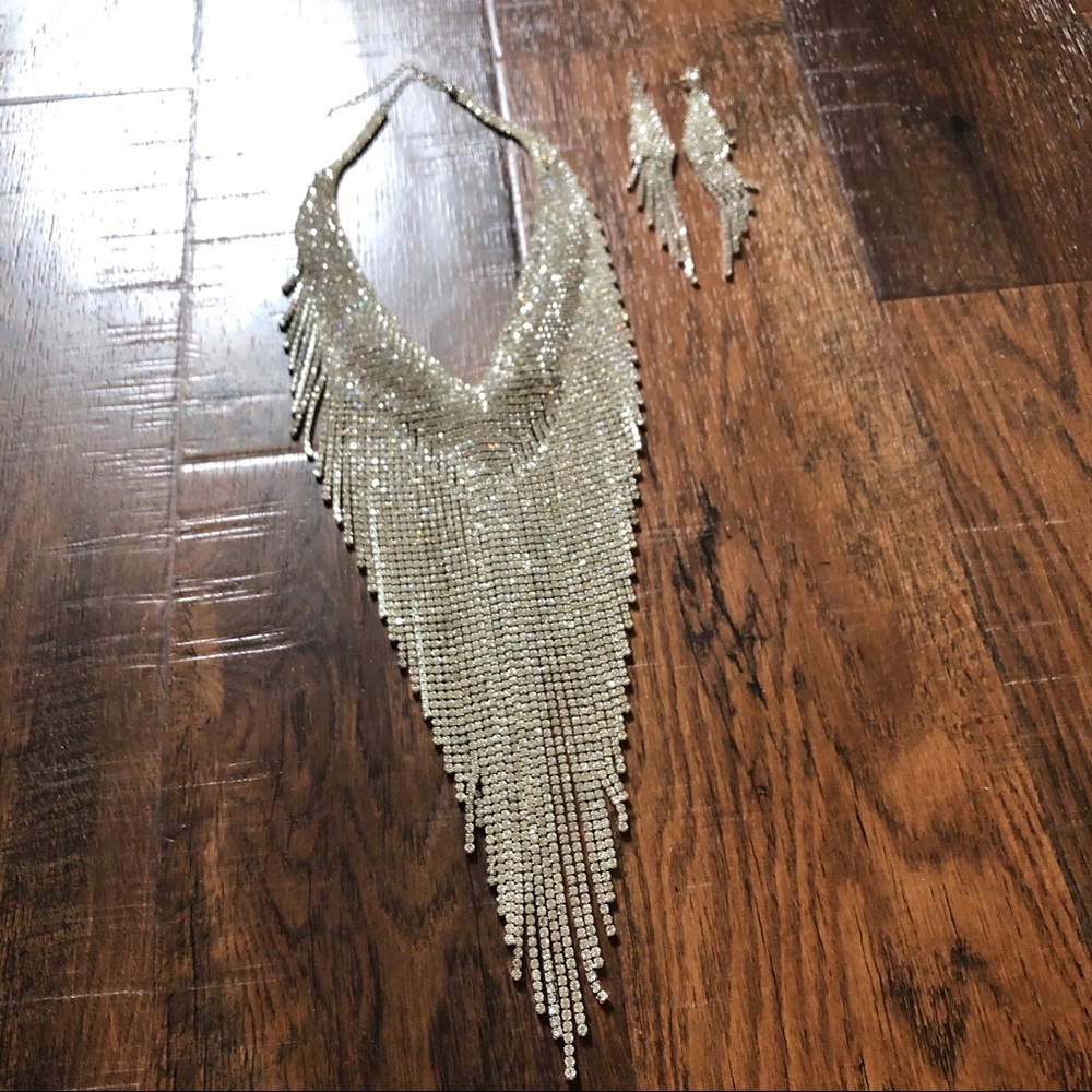 Rhinestone bib necklace & earrings set - Picture 7 of 16